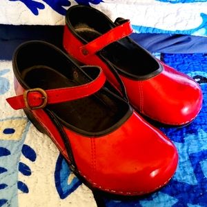 Girl's Cherry Red Sanita Mary Jane Clogs, size 2/2.5 European 33/34